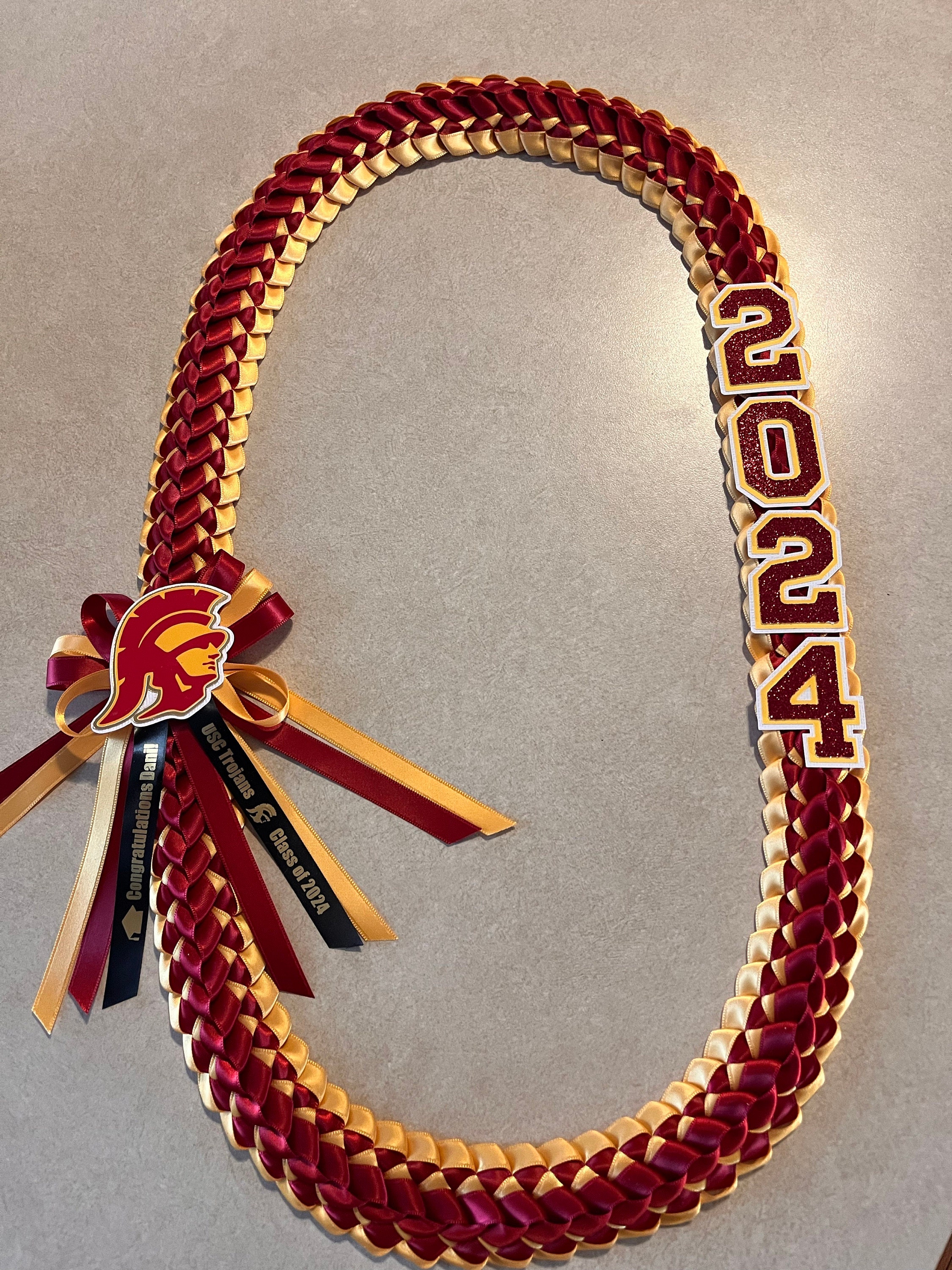 Abschluss-Lei - individuell an jedes College- oder Highschool-Logo und jede Highschool-Farbe angepasst - Personalisierter Lei, Klasse von 2025, Senior Night Lei