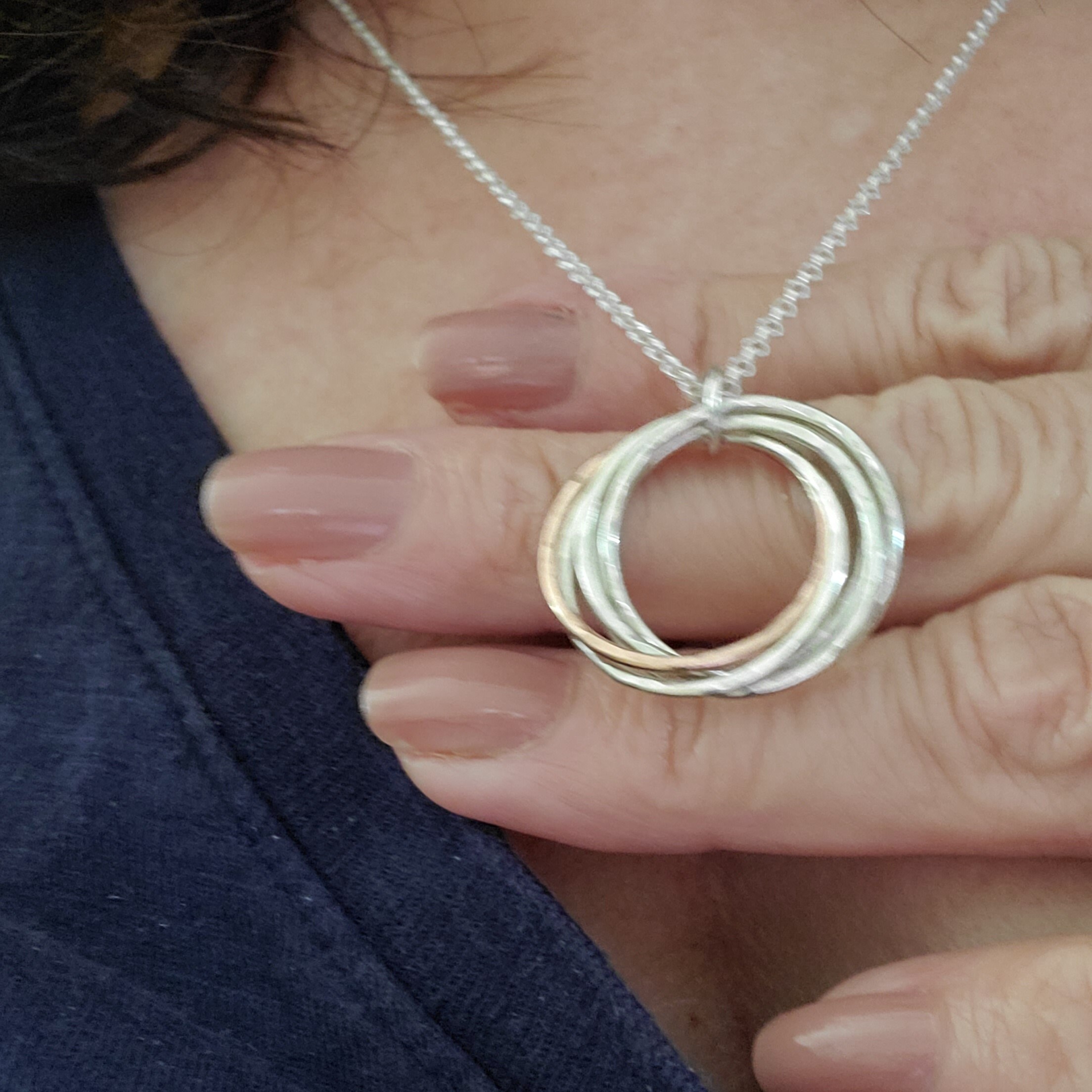 Liz Claiborne LC Silver Tone 5 Ring Necklace Ajustable | eBay