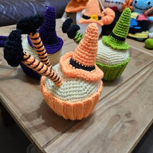 Halloween Crochet Pattern Cupcake, Crochet Witch Hat Cupcake Pattern ...