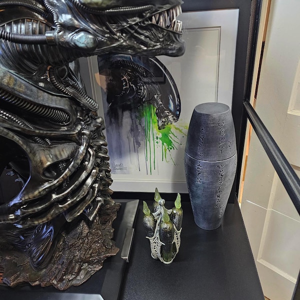 Smashed Alien Container The Black Pathogen Container V2, Inspired by Our Favorite Alien Movie ...