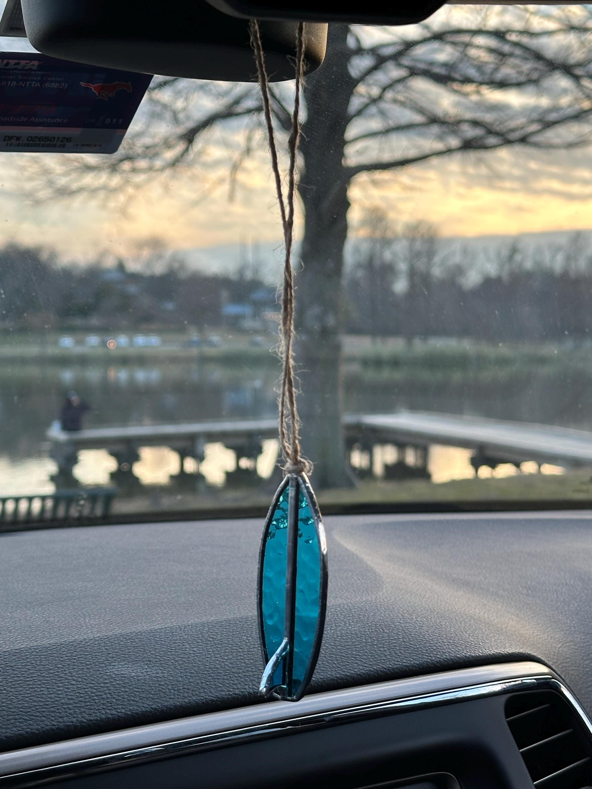 Handgefertigter Surfbrett-Autoanhänger | Buntglas-Surfbrett | Geschenk für Surfer