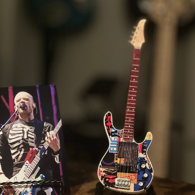 RED Hot Chili PEPPERS FLEA Mini Psycho Bass Guitar