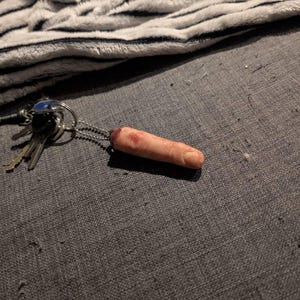 切断された指のキーホルダー - リアル - ベストセラー!!! - Etsy 日本