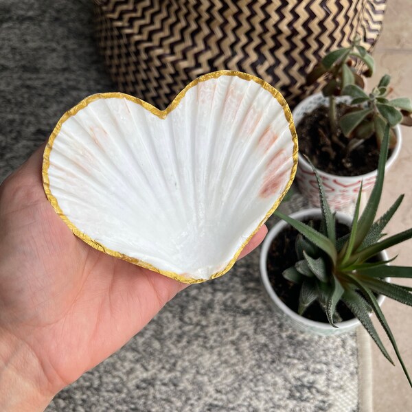Blue Toile Decoupaged Sea Shell Used for Trinket Dish or Jewelry Dish ...