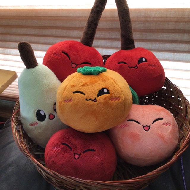 One (1) Orange Cutie Foodies Original 4