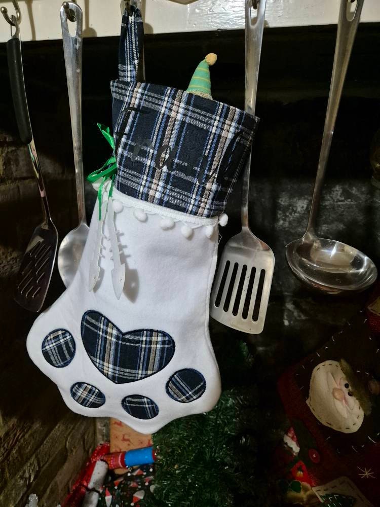 Personalized Pet Stockings,Custom Christmas Stocking,Dog Cat Paw Stocking,Holiday Stockings,Christmas Gift,2025 Family Stocking,Xmas Decor