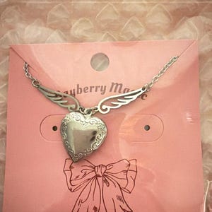 sarahi added a photo of their purchase