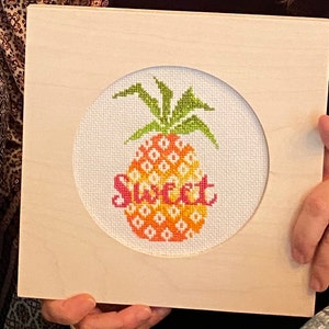  Embroidery/Cross Stitch SQUARE Display Frame for your 4 hoop :  Handmade Products