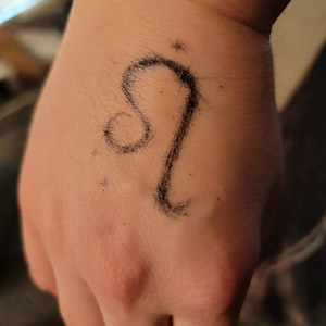 Ashleigh added a photo of their purchase