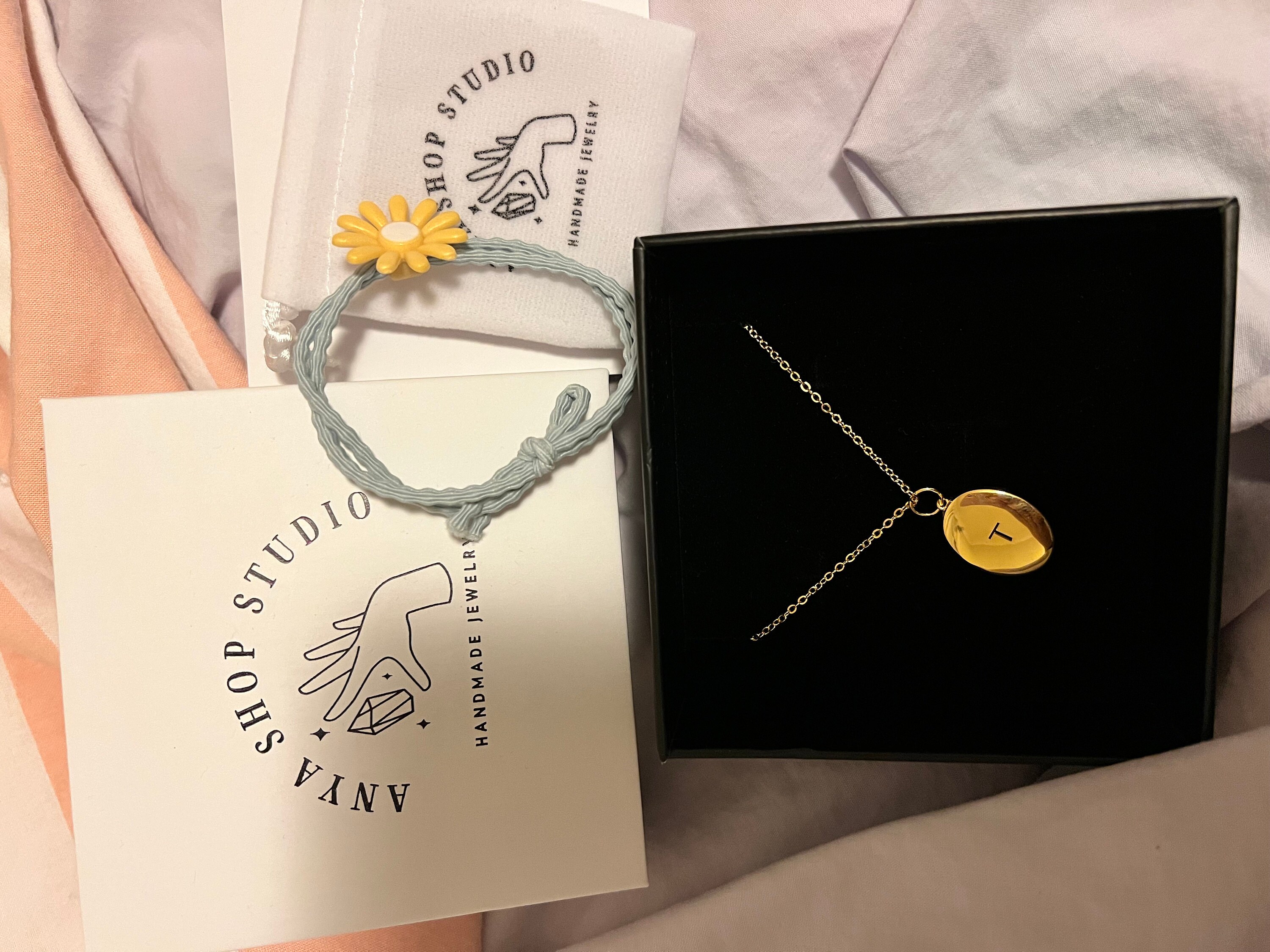 Medaillon-Halskette mit Foto, ovale Halskette mit Gravur, Foto-Halskette in Gold, Gedenkschmuck, Jubiläumsgeschenk, Geschenk für Mama, Muttertagsgeschenk