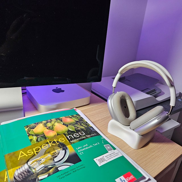Airpods Max Charging Dock: Magnetic USB-C & Lightning Stand - Etsy