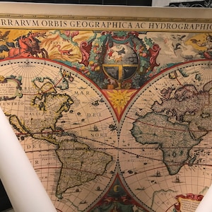 Mappa Del Vecchio Mondo. Mappa Su Carta Vintage. Illustrazione - Foto 9