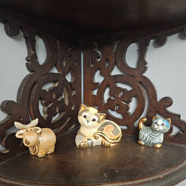 Picture of Handmade Sculpted Ceramic Mini Cat Figurine - De Rosa Mini Collection ...