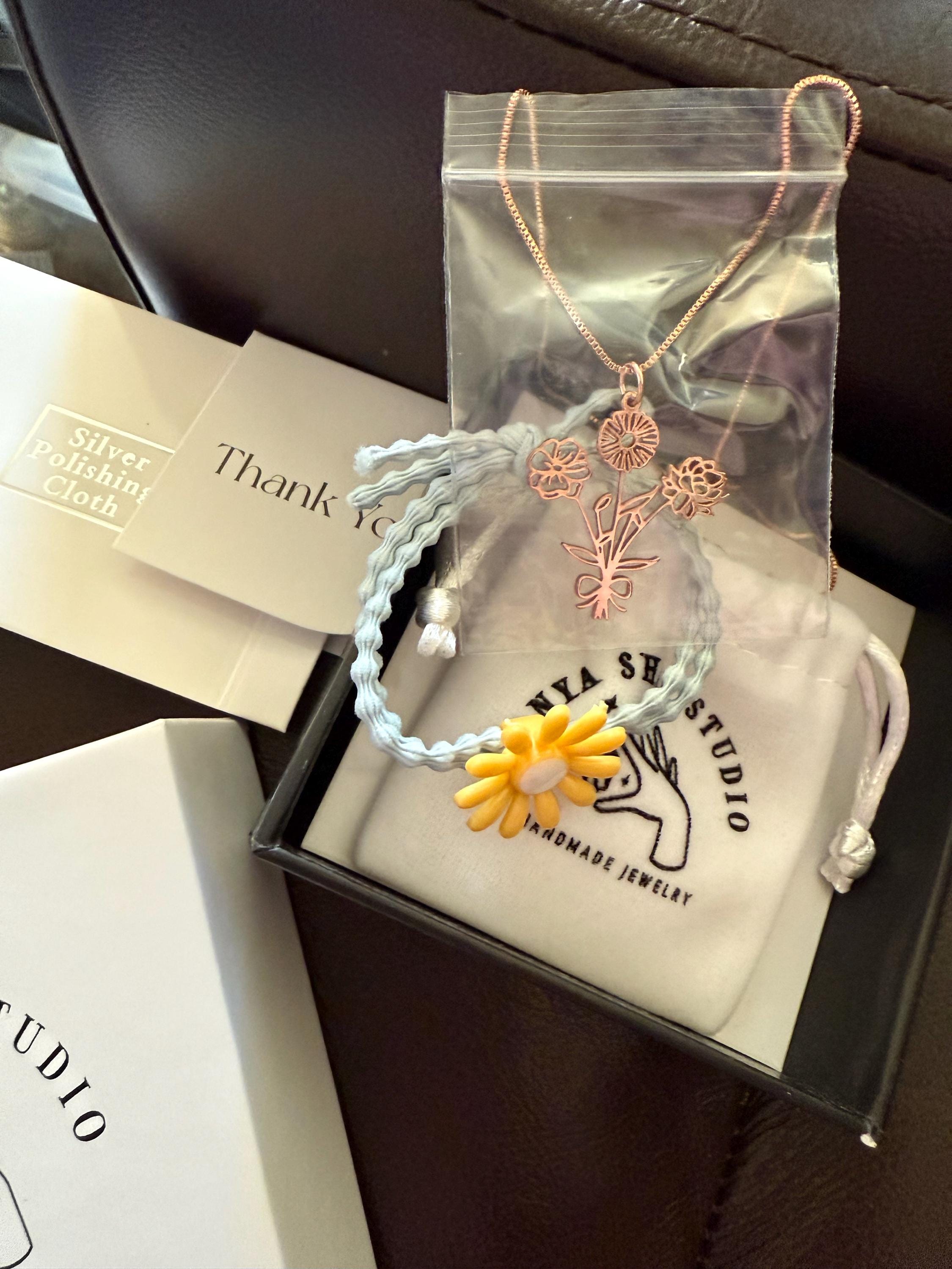 Custom Multiple Birthflower Necklace, Floral Bouquet Necklace, Family Member Necklace for Mom, Birthday Gift for Her, Christmas Gift