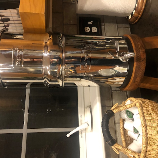 Stainless Steel Wire Stand with Rubberized Non-skid