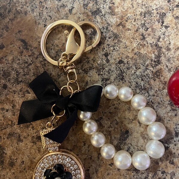 Cute Pearl & Strawberry Keychain - Heart Lace Ribbon Key Ring For Women's Bags & Car Keys