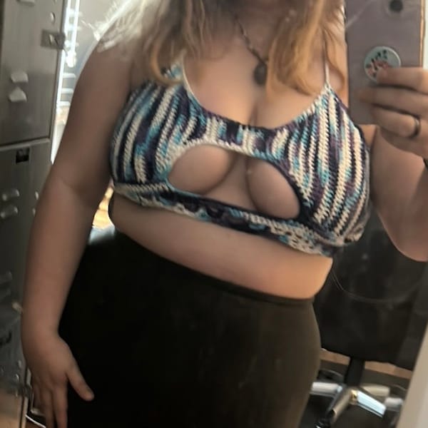 PATTERN | the Sneak A Peek Top | Passioknit Goods Crochet - Etsy