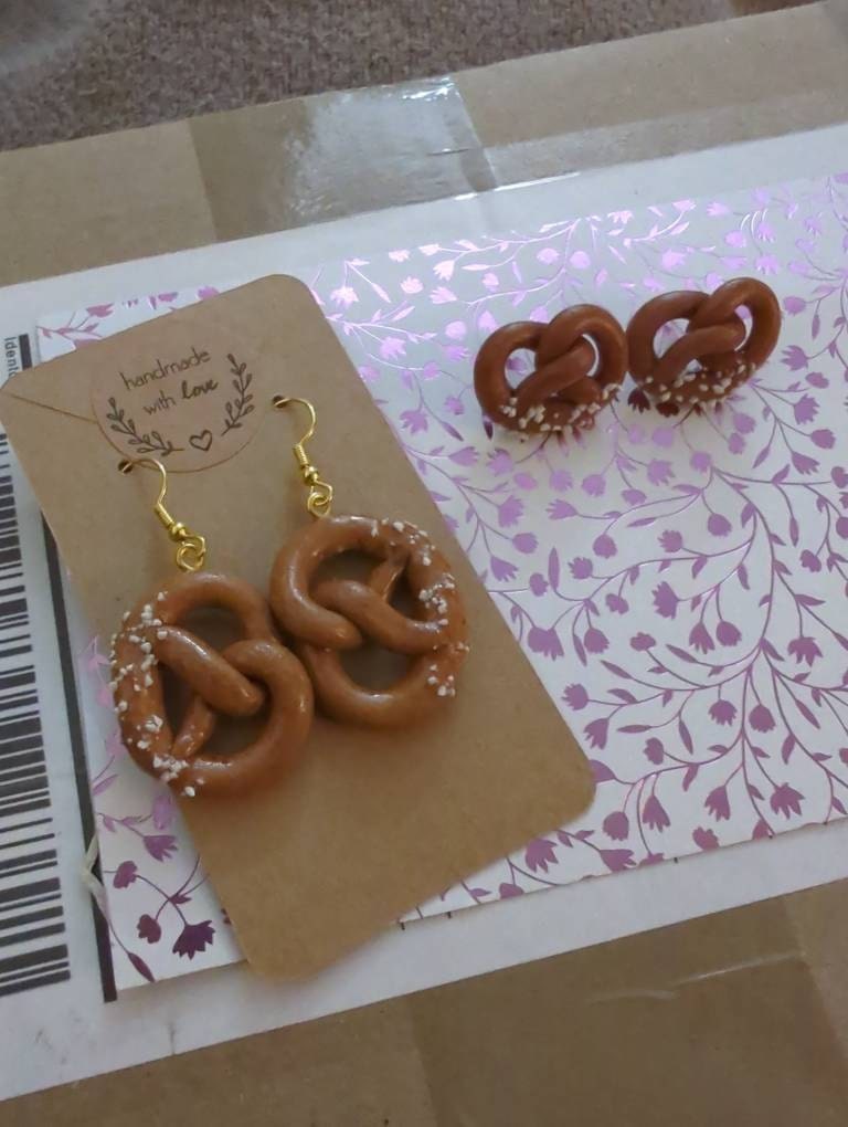 Earrings &quot;Laugenbrezel&quot;/ Modeling clay/ Miniature earring/ Motif earrings/ Oktoberfest jewelry/ Kawaii/ Tiny/ Cute/ Pretzel/ Ear clips/ Fun