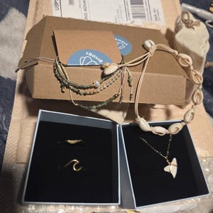 Review photo by Rosa for Green Trio Surfer Bracelets