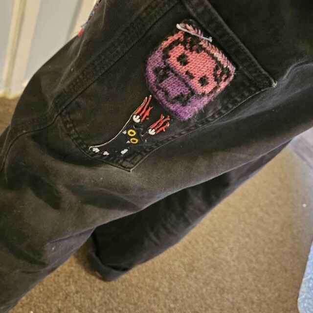 Sneaky Cat Appliqu&eacute; Sneaky Black Cat Iron-On Patch - 2 Inch Funny Embroidered Patch For Backpacks &amp; Jackets 2x3 Inch Appliqu&eacute; For Clothes Backpacks