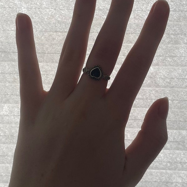 Black Onyx Heart Ring (925 Silver) main image 1