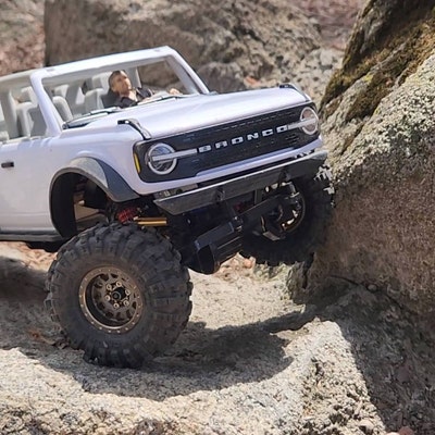 Traxxas TRX-4m 1:18 Scale & Trail Crawler RTR - Land Rover Defender - Arancione - Foto 7