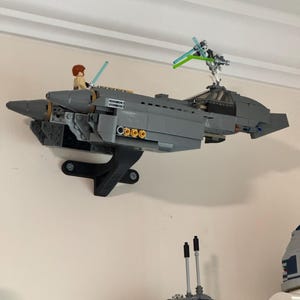 ˆ. ̫ .ˆ ̳ページ General Grievous's Starfighter™ 75286 | Star Wars™ | Buy online at