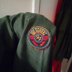 UK Flag Iron On Patch Union Jack Black Flag Iron-On Or Sew-On Patch Badge - Novelty Embroidery Patch, Free UK Post Union Jack Patch Black - Foto 3