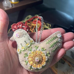 フェルトで作るニワトリの刺繍パターン、DIY吊り下げオーナメント3点
