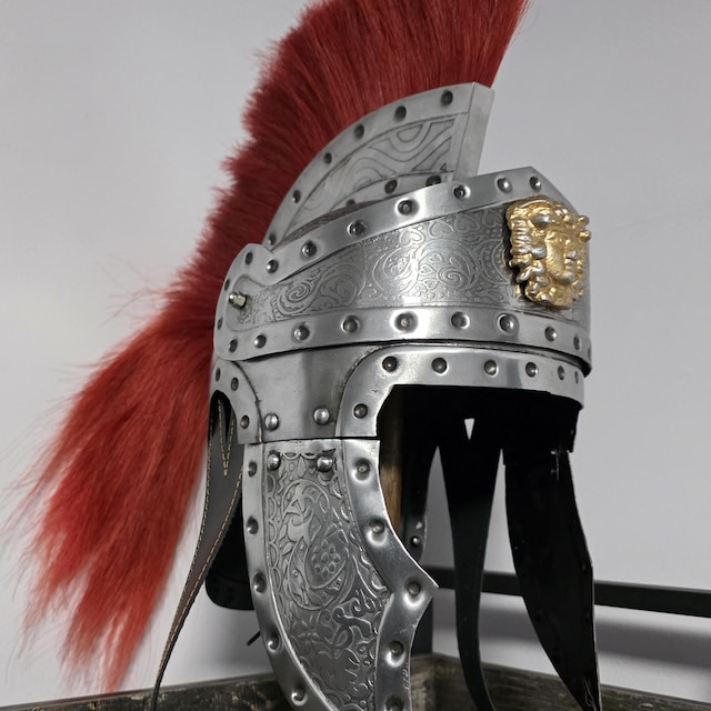Casque de centurion romain avec panache frontal ⚔️ Boutique Épées