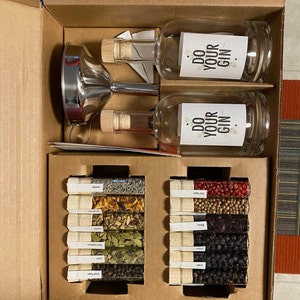 DO YOUR GIN Diy Gin Making Kit Anniversary Birthday Gift for Him, Her,  Partner Coworker Father's Day Gift Cocktail Kit 12 Spices -  UK