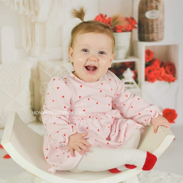 BENCH PHOTO PROP - Curved Bench for Newborn and Baby Photography ...