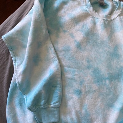 single color tie dye