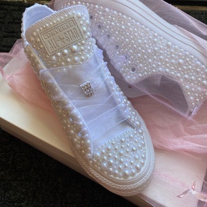 converse with bows