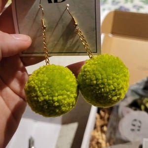 Dee added a photo of their purchase