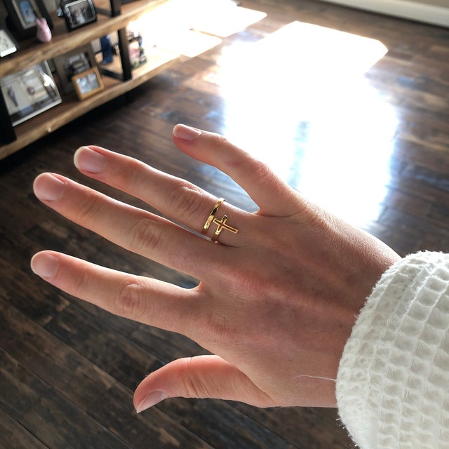 Celebrity Style Cross Ring - Double Wrap Upright Cross Ring