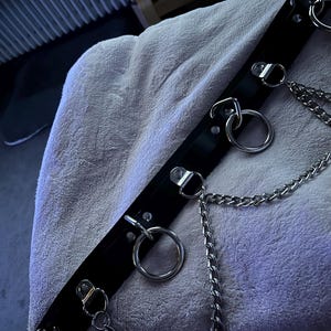 Black Leather 5 Ring Bondage Belt With Chain From Ape  display picture 2