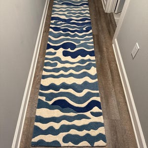 Luxurious 100% Wool Rose shape Flower Tufted Rug. Nature inspired Design, Soft Tufted Carpet for Bedroom, Living Room, Flower Themed Gift.