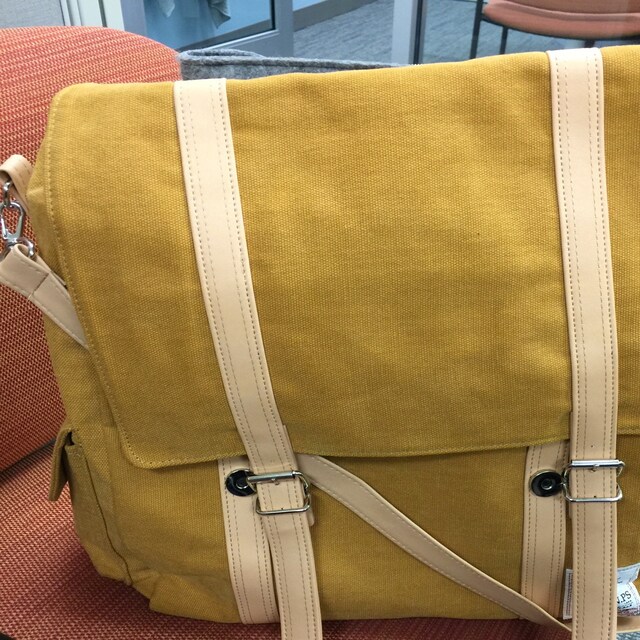 athleta kinetic sling crossbody