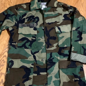 ジャケット HUECLOSET Army Camoflage Crop Jacket 25KERO239 Streetwear Color Match Camouflage Hooded Jacket for Men and