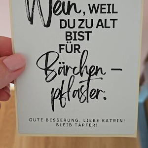 Lustiges Weinetikett „Lachen Ist Die Beste Medizin“ – Personalisierbar, Selbstklebend, 11x11 Cm – Als Geschenk Zur Genesung