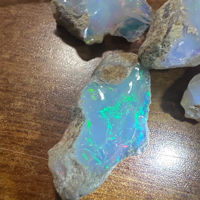 Opale Brute Éthiopienne De Qualité Supérieure – 4,75 Carats – Multi-Feu, Non Traitée