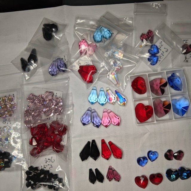 2pc Swarovski Crystal 15x7.5mm Teardrop 6000 Pendants; Clear 2pc Swarovski Crystal 15x7.5mm Teardrop 6000 Pendants; Clear