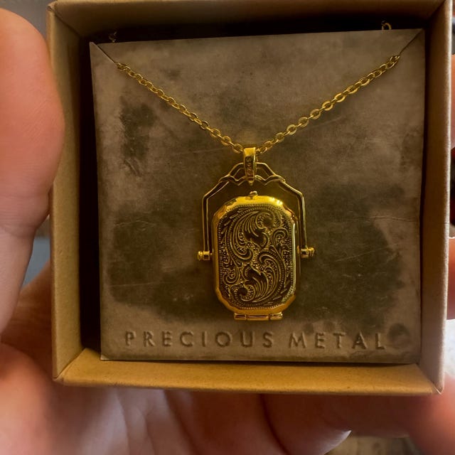 Gold Victorian Locket Necklace: Personalized Photo Pendant