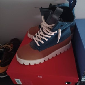 Dezmond added a photo of their purchase