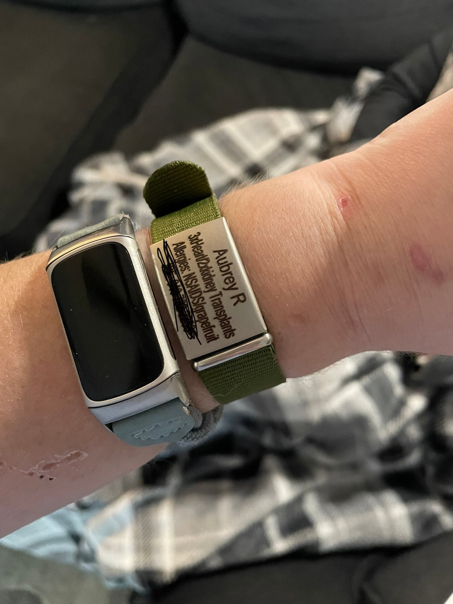 Emergency bracelet, personalized medical alert bracelet, allergy bracelet, diabetic, medical Id bracelet woman, kids medical ID bracelet