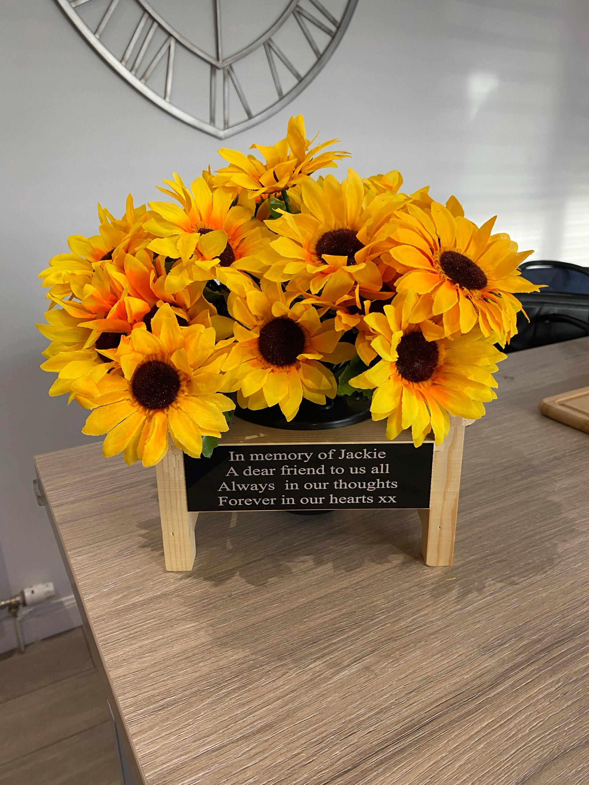 Personalised Engraved Wooden Memorial Bench With Integrated Flower Pot Perfect For Garden Grave Marker