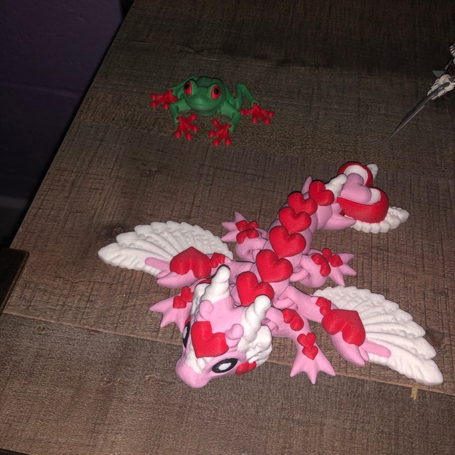 Valentine Dragon Heart Dragon Articulating Bookshelf Decor