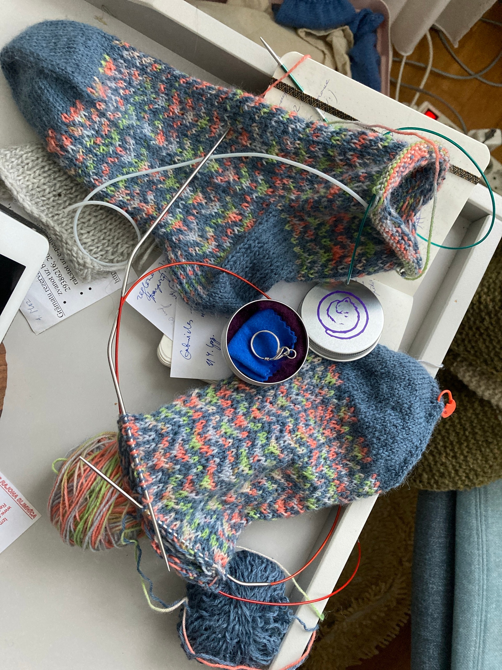 Three Colour Yarn Guide Knitting Ring - Stranded Knitting 3 Hook Ring - Colorwork - Fair Isle - Crochet