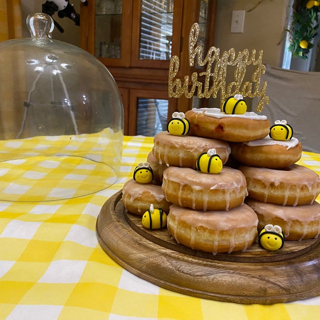  Bumblebee Bees 1/2 sheet (16 x 10 in.) Edible cake topper image  Birthday Party Decoration. : Grocery & Gourmet Food